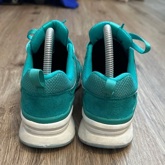 Rare New Balance Turquoise Running Shoes - Picture 2 of 7